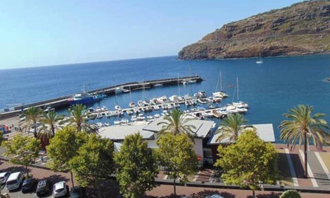 Machico House | Homerez - Charming house in Machico with mountain view and garden