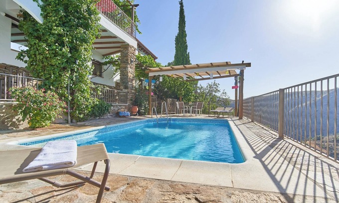 Laroya House | Homerez - Cozy Chalet with Pool in Laroya