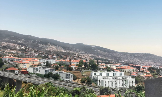 Santo Antonio House | Homerez - Cozy House in Funchal with Sea View