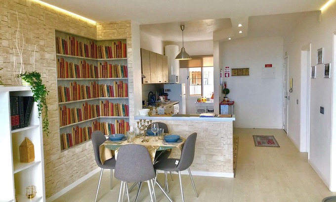 Imaculado Coracao de Maria Apartment | Homerez - Modern apartment in Funchal with sea view 70 m²