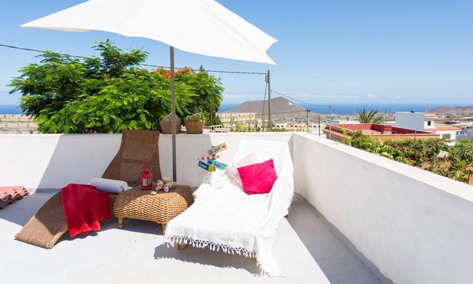 Arafo House | Homerez - Nice house 4 km away from the beach for 6 ppl. with sea view at Arafo