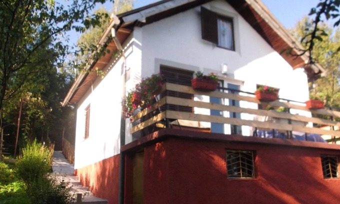 Busovaca House | Homerez - Nice house for 5 ppl. with garden and terrace at Jazvine