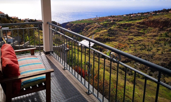 Calheta House | Homerez - Spacious house for 4 ppl. at Lombo Do Doutor