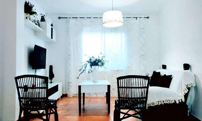 Almagro House | Homerez - Spacious house in Almagro with garden and 3 bedrooms