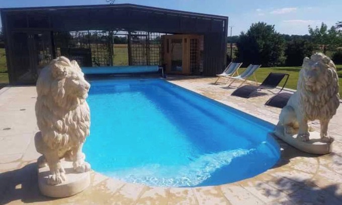 Saint-Clair-d'Arcey Villa | Homerez - Villa in Saint Clair-d'Arcey