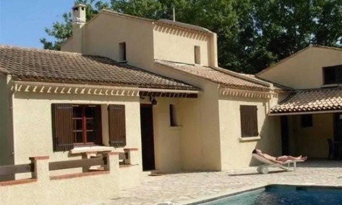 Martignargues Villa | Homerez - Villa in Martignargues with Pool