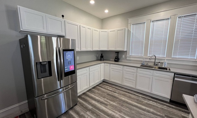 Leitchfield Bed & Breakfast | Homestay on Main by Twin Lakes Creamery