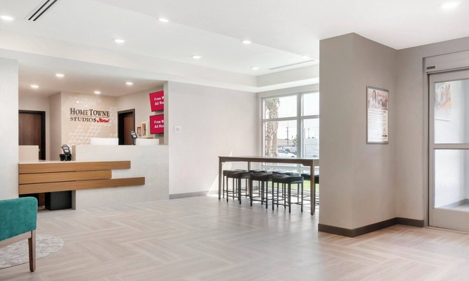 Bearss Plaza Hotel | HomeTowne Studios by Red Roof Tampa - Airport