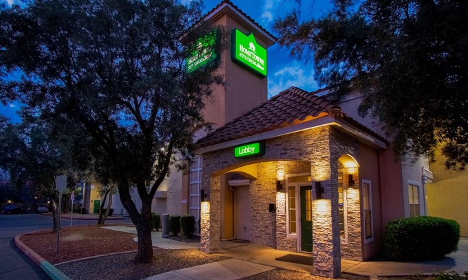 North Mountain Hotel | HomeTowne Studios by Red Roof Phoenix - Dunlap Ave