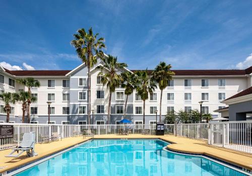 Gainesville Hotel | Homewood Suites by Hilton Gainesville