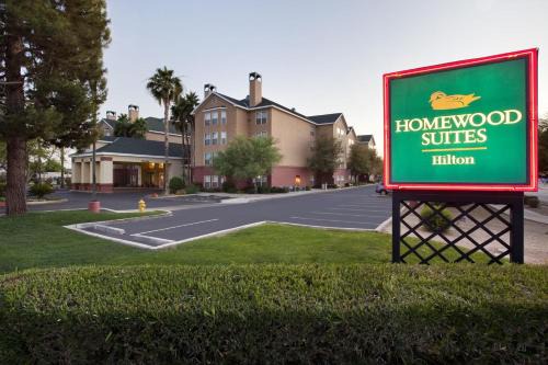 Camelback East Hotel | Homewood Suites by Hilton Phoenix-Biltmore