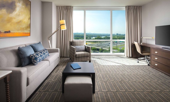 Teaneck Hotel | Homewood Suites by Hilton Teaneck Glenpointe