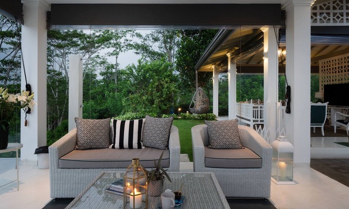 Baddegama Villa | Honeymoon Destination with Private Pool and Spa in a Tea Estate - Luxury Villa