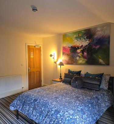 Llanidloes Hotel | Honeymoon Suite - The Unicorn Hotel
