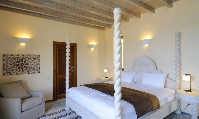 Andros Apartment | Honeymoon Suite with Beach View in Andros