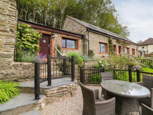 Barnstaple House | Honeysuckle Cottage