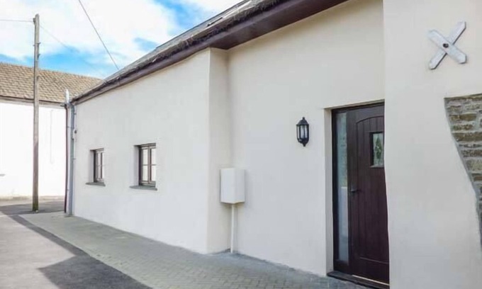 Beaworthy Cottage | HONEYSUCKLE COTTAGE, pet friendly, with a garden in Ashwater