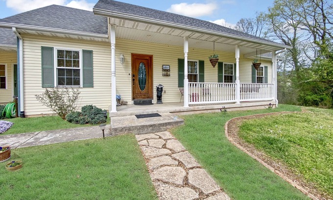 Nixa House | Honeysuckle House: Foseball, Firepit, Porch Swing, Groups