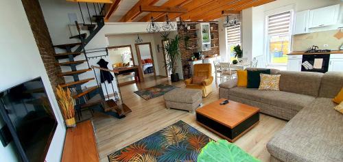 Tirgu Mures Apartment | Hoobee Home & Rooftop Terrace