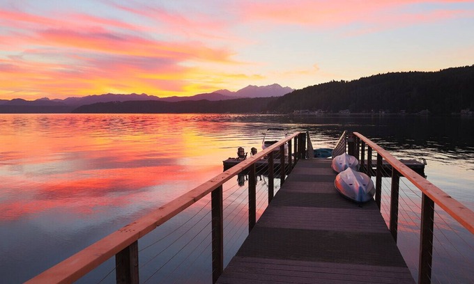 Union House | Hood Canal Resort in Union, WA, Hood Canal Resort (up to 14 guests)