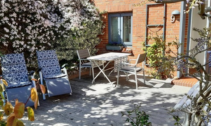 Midlum Apartment | Hook - Holiday apartment Hook - with south-facing terrace, very quiet location