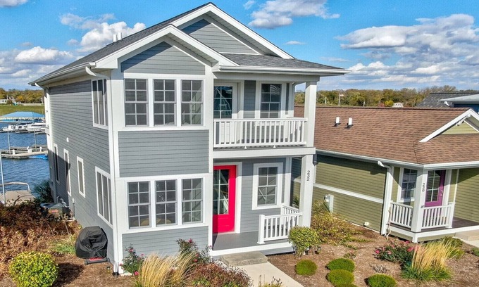 Ottawa House | Hook, Wine, & Sinker | 2 Bed, 1.5 Bath