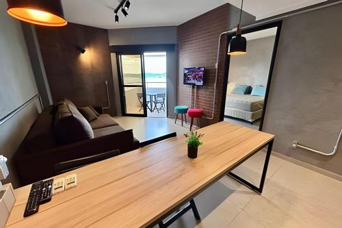 Boqueirao Apartment | Horizonte Azul: Uma Janela para o Mar