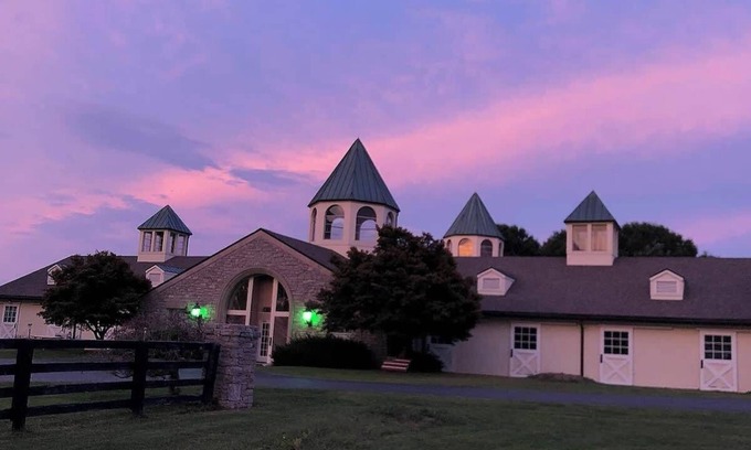 Lebanon Apartment | Horse Stall Suite 3 Trotter Range Adventure Spot!