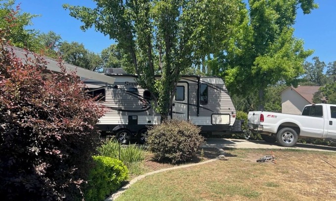 Georgetown RV Rental | Horses and 4x4s you are set! With AC/Heat, WiFi power, water, septic!