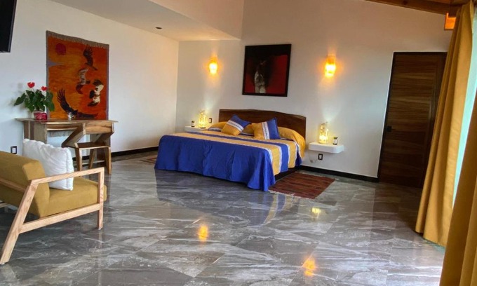 El Santuario House | Hospedaje Anturios Valle de Bravo