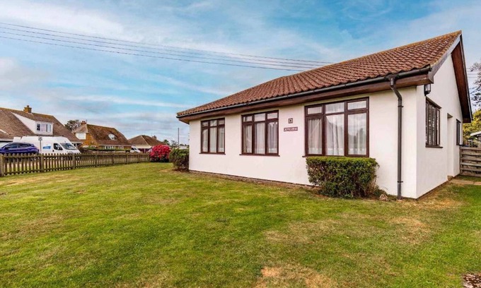 Scratby House | Host & Stay | Cransley