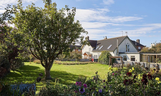 Burton Fleming House | Host & Stay | Easter Ende Cottage