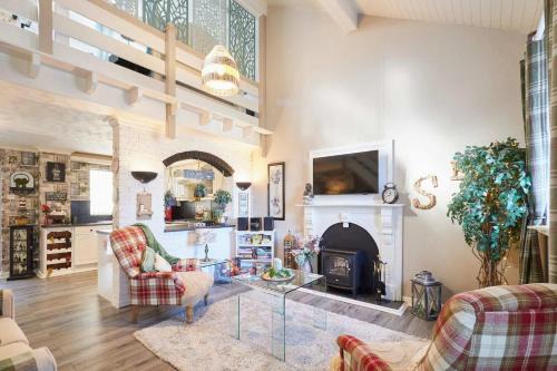 New Brighton House | Host & Stay - The Cheeky Squirrel