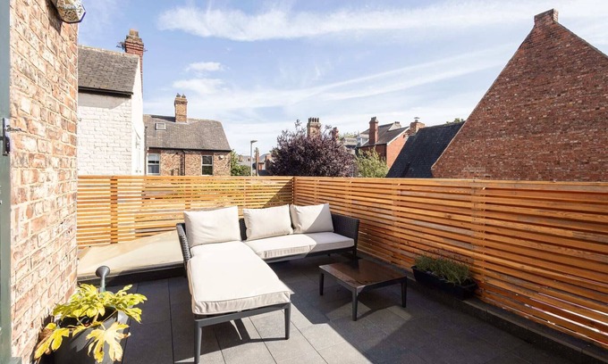 Eaglescliffe House | Host & Stay | The Green