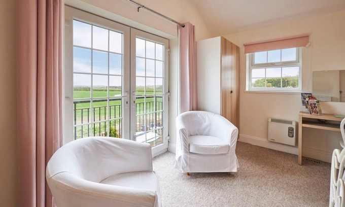 Bedlington Apartment | Host Stay The Paddock