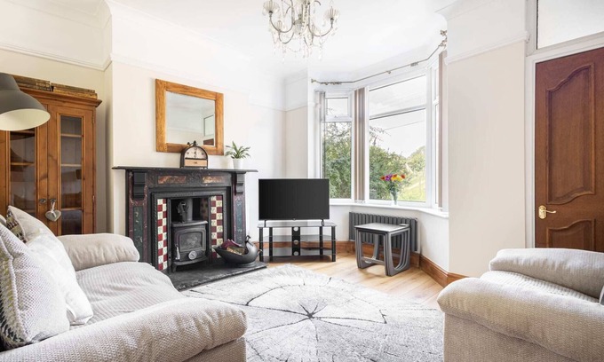 Carlton-in-Cleveland House | Host & Stay | The Willows