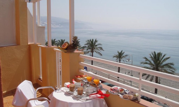 Castell de Ferro Hotel | HOSTAL COSTA SOL