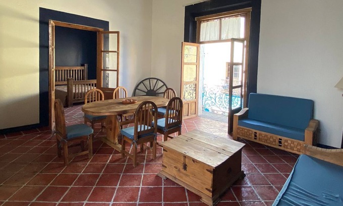 Atlixco Apartment | Hostal de 4 Habitaciones Sencillas con dos Baños en Planta Alta