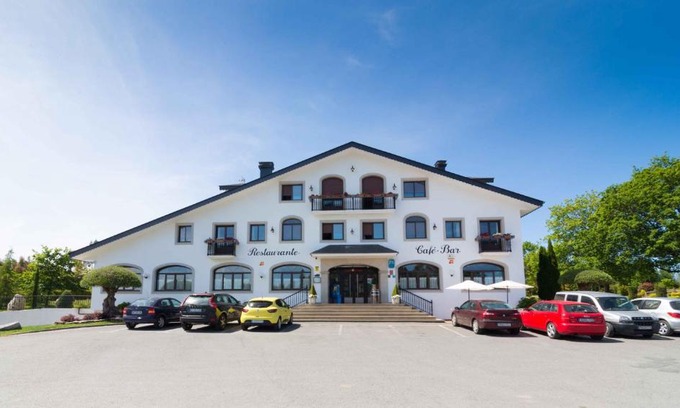 Frades House | Hostal Restaurante O'Cadaval