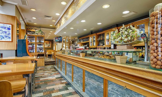 Ferrol House | Hostal Zahara