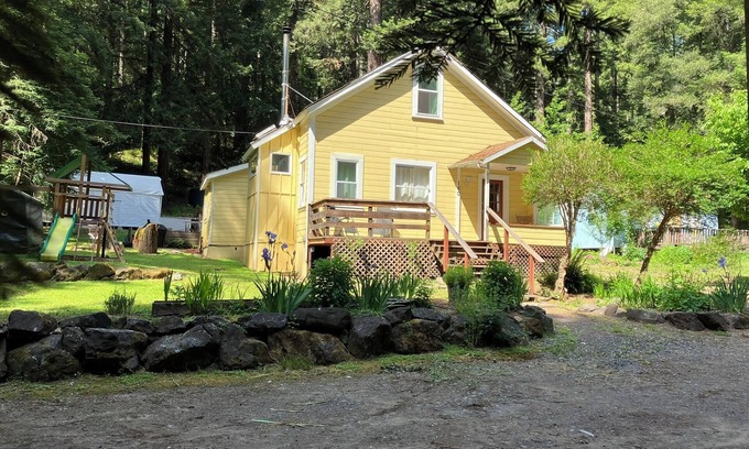 Navarro Bed & Breakfast | Hosted Stay-Room in Beautiful Historic Home - Close to Wine Waves & Woods