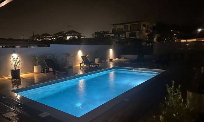 Cayenne House | Hostel Toucan-Res Francis: Chill & Pool S1A