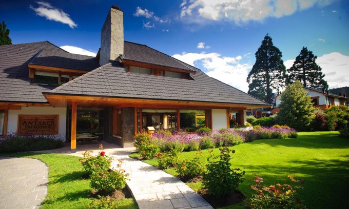 Lanin National Park Hotel | Hostería Antares Patagonia by Visionnaire