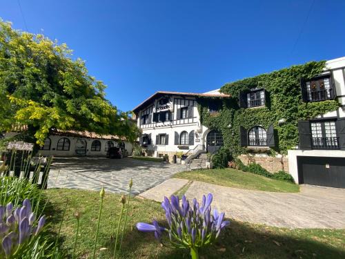 Necochea Hotel | Hosteria del Bosque