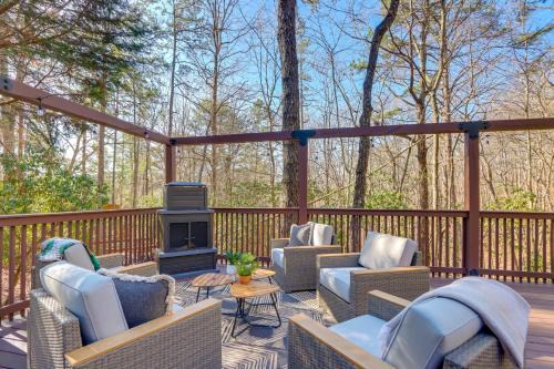 Murphy House | Hot Tub and Fire Pit Fall Family Retreat in Murphy!