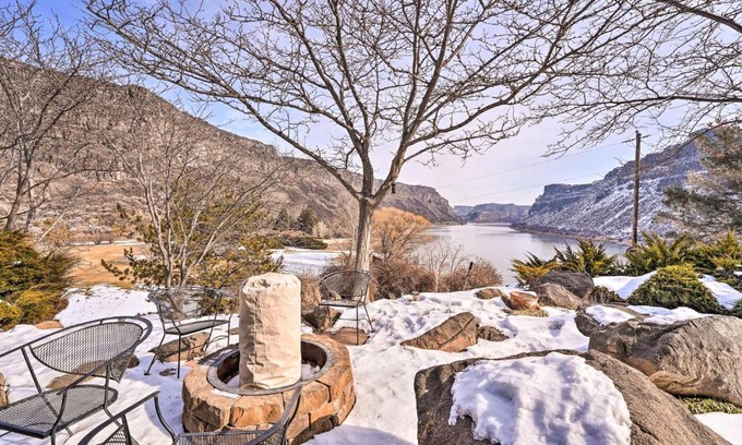 Twin Falls House | Hot Tub and Snake River Views at Twin Falls Home