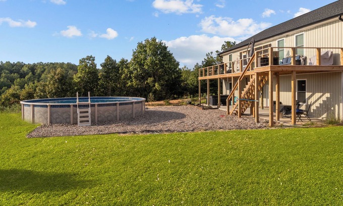 Waverly Apartment | Hot tub at Devildog Ridge