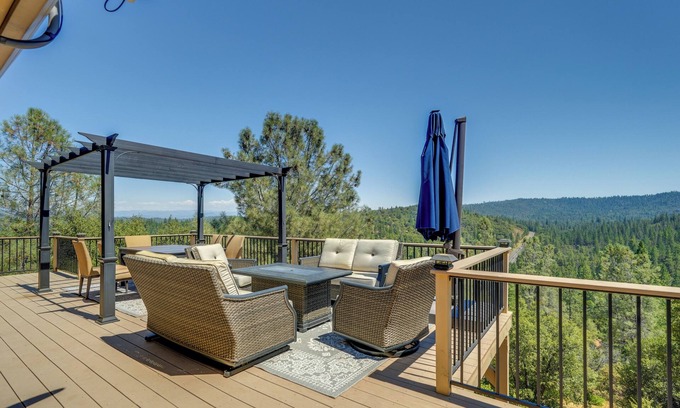 Groveland House | Hot Tub + Game Room: Family Retreat in Groveland!