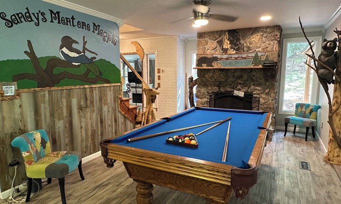 Mentone House | Hot Tub I Pool Table I Indoor Fountain I Pacman