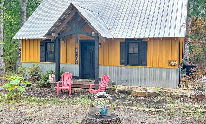 Rising Fawn Cabin | Hot Tub-Large Screened Porch,Fire Pit &Grill Area